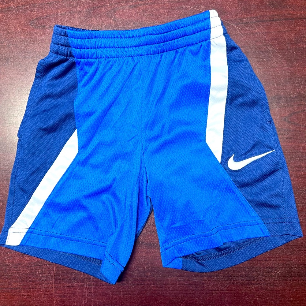 Boys Nike Size 6 Active Shorts